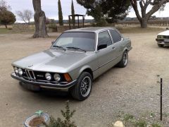 Louer une BMW E21  320 de de 1982 (Photo 4)