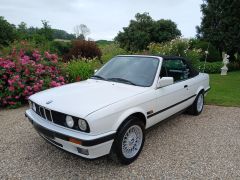 Louer une BMW E30 de de 1991 (Photo 2)
