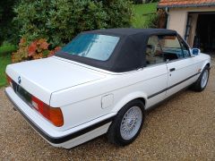 Louer une BMW E30 de de 1991 (Photo 3)