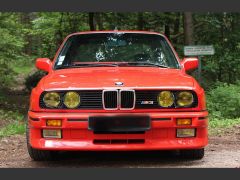 Louer une BMW M3 E30 de de 1987 (Photo 2)