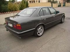 Louer une BMW M5 (350CV) de de 1988 (Photo 2)