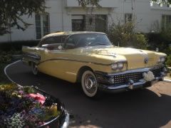 Louer une BUICK Century de 1958 (Photo 0)