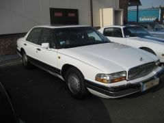 Louer une BUICK Park-Avenue de 1990 (Photo 0)