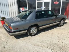 Louer une BUICK Park-Avenue de de 1993 (Photo 2)