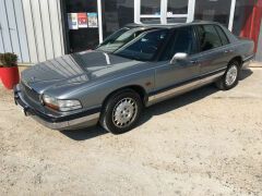 Louer une BUICK Park-Avenue de de 1993 (Photo 4)