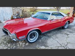 Louer une BUICK Riviera 360CV de de 1968 (Photo 1)