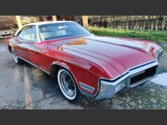 Louer une BUICK Riviera 360CV de de 1968 (Photo 2)