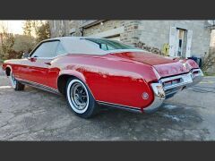 Louer une BUICK Riviera 360CV de de 1968 (Photo 3)