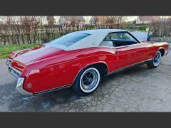 Louer une BUICK Riviera 360CV de de 1968 (Photo 4)