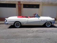 Louer une BUICK Roadmaster de de 1955 (Photo 1)