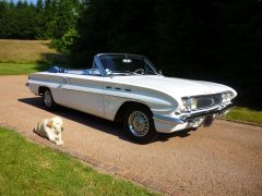 Louer une BUICK Skylark Spécial V8 de de 1962 (Photo 1)