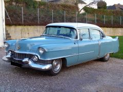 Louer une CADILLAC 62 de de 1954 (Photo 1)