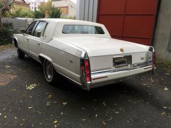 Louer une CADILLAC Brougham de de 1992 (Photo 3)