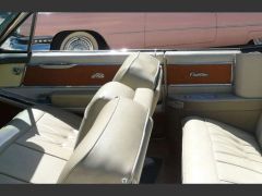 Louer une CADILLAC Cabriolet de Ville de de 1964 (Photo 5)