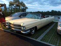 Louer une CADILLAC Cabriolet Deville  de de 1964 (Photo 2)