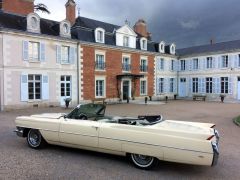 Louer une CADILLAC Cabriolet Deville  de de 1964 (Photo 3)