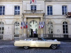 Louer une CADILLAC Cabriolet Deville  de de 1964 (Photo 4)