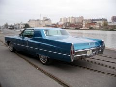 Louer une CADILLAC Coupé Calais de de 1968 (Photo 4)