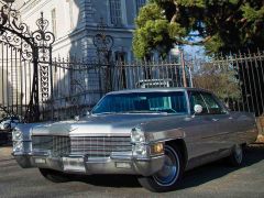 Louer une CADILLAC Deville 375CV de de 1965 (Photo 1)