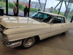 Louer une CADILLAC Deville de de 1964 (Photo 2)