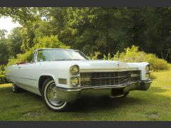 Louer une CADILLAC Deville de 1966 (Photo 1)