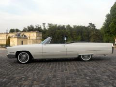 CADILLAC DeVille (Photo 2)
