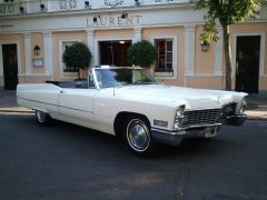 Louer une CADILLAC DeVille de de 1967 (Photo 2)