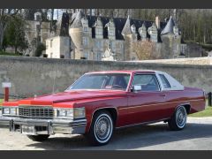 Louer une CADILLAC Deville de de 1977 (Photo 1)