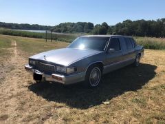 Louer une CADILLAC Deville de de 1991 (Photo 1)