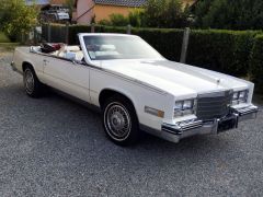 Louer une CADILLAC Eldorado Cabriolet de de 1984 (Photo 1)