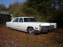 Louer une CADILLAC Fleetwood 75 de de 1966 (Photo 2)