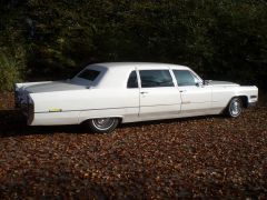 Louer une CADILLAC Fleetwood 75 de de 1966 (Photo 3)