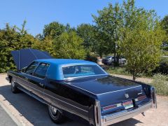 Louer une CADILLAC Fleetwood  de de 1976 (Photo 4)