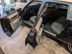 Louer une CADILLAC Fleetwood  de de 1976 (Photo 5)