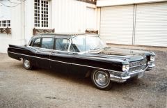 Louer une CADILLAC Fleetwood de de 1964 (Photo 1)