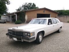 Louer une CADILLAC Fleetwood de de 1977 (Photo 2)