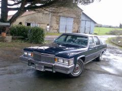 Louer une CADILLAC Fleetwood de 1978 (Photo 1)