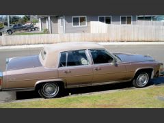 Louer une CADILLAC Fleetwood de 1980 (Photo 0)