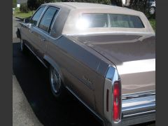 Louer une CADILLAC Fleetwood de de 1980 (Photo 4)