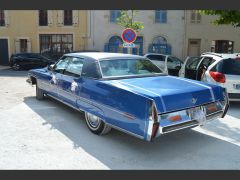 Louer une CADILLAC Sedan Deville de de 1973 (Photo 3)