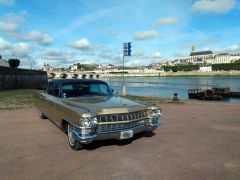 Louer une CADILLAC Sedan Fleetwood 340 CV de de 1964 (Photo 3)