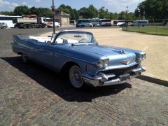 Louer une CADILLAC Série 62 Bleu de de 1958 (Photo 2)