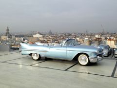 Louer une CADILLAC Série 62 Bleu de de 1958 (Photo 5)