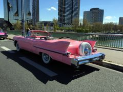 Louer une CADILLAC Série 62 Rose de de 1958 (Photo 3)