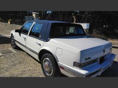 Louer une CADILLAC Seville de de 1990 (Photo 4)