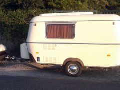 Louer une CARAVANE ERIBA Familia de de 1983 (Photo 2)