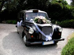 CARBODIES Taxi Anglais FX4 (Photo 1)