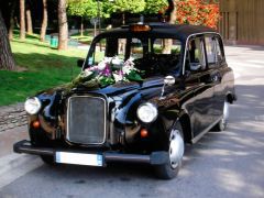 CARBODIES Taxi Anglais FX4 (Photo 2)