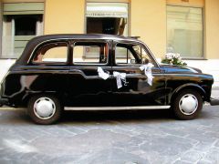 CARBODIES Taxi Anglais FX4 (Photo 4)