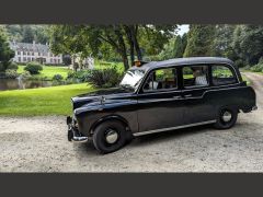 Louer une CARBODIES Taxi Anglais FX4R de de 1983 (Photo 2)
